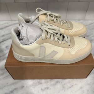 Veja V-10 Chrome Free Leather Sneakers